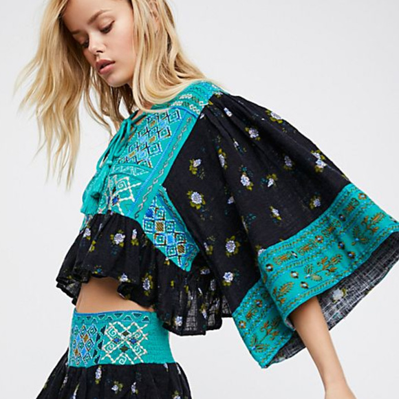 Free People Tops - Free People XS Boho Embroidered Ruffled Crop Top